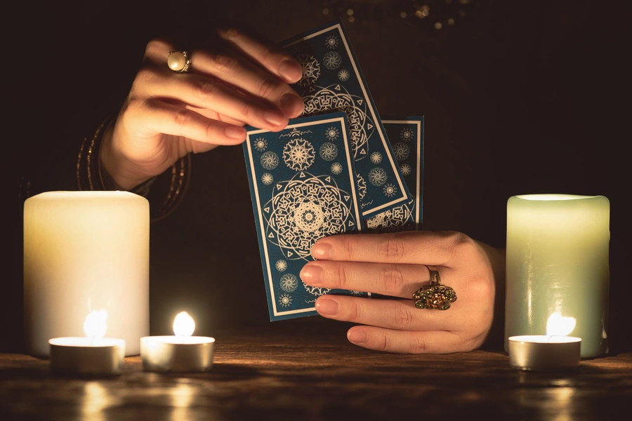 Can Tarot Readings Reveal Hidden Aspects Of Your Life in Chicago, IL