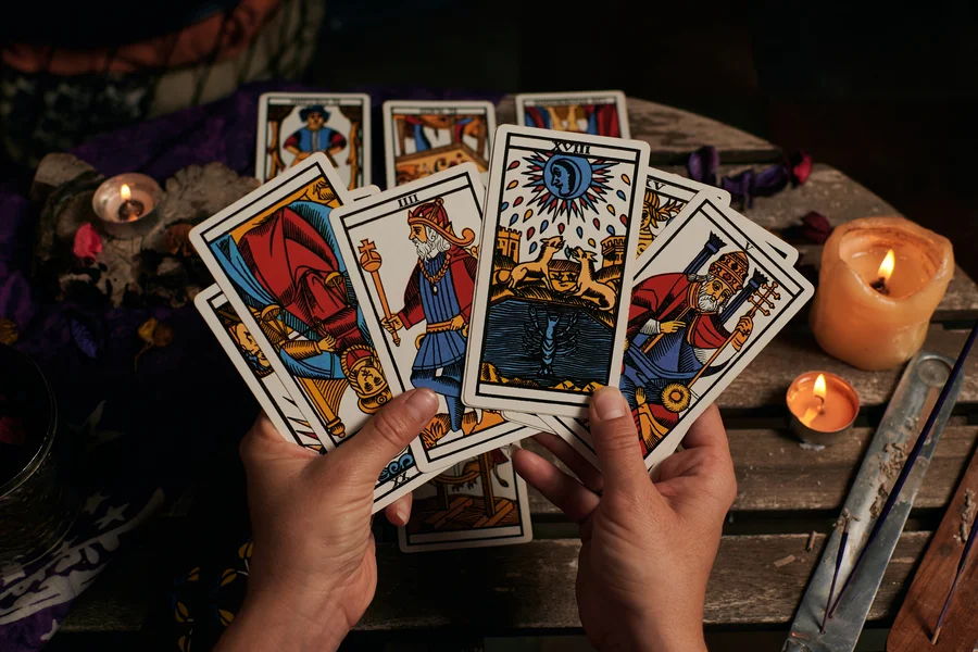How Fortune Telling Can Guide Relationship Paths in Chicago, IL